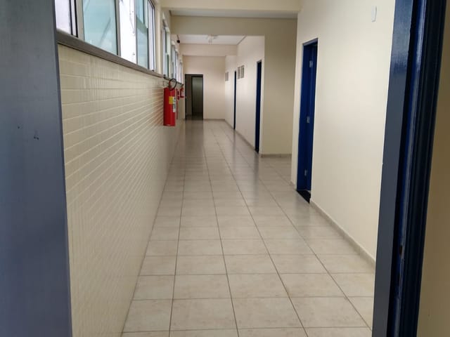 Sala com 26m², para alugar, no bairro Centro em Pindamonhangaba