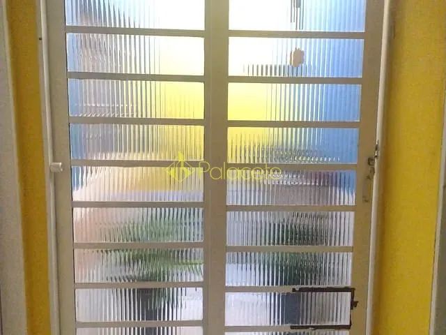 Comercial com 150m² 2 quartos e 3 banheiros, à venda, no bairro Moreira César em Pindamonhangaba