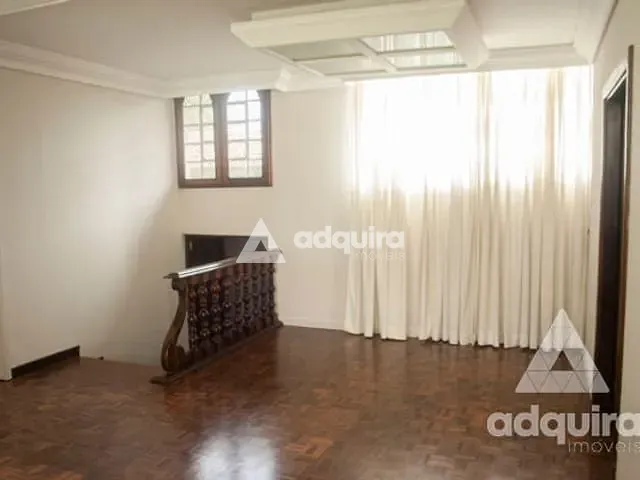 Casa com 672m² 4 quartos e 3 banheiros, à venda, no bairro Centro em Ponta Grossa