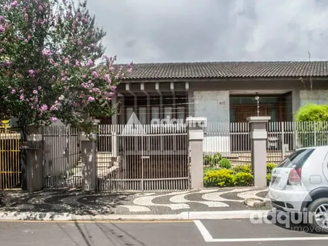 Casa com 672m² 4 quartos e 3 banheiros, à venda, no bairro Centro em Ponta Grossa