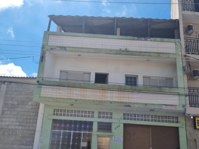 Comercial 3 quartos e 1 banheiro, à venda, no bairro Santa Rita em Aparecida