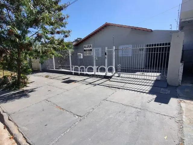 Casa para alugar, no bairro Jardim América em Goiânia