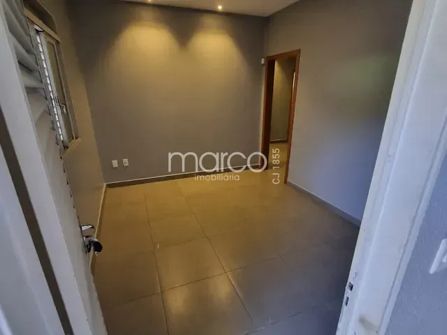 Casa para alugar, no bairro Jardim América em Goiânia