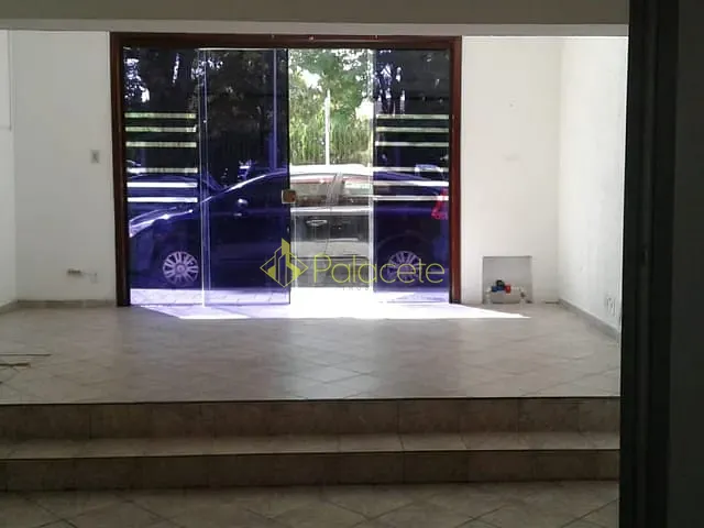 Prédio com 664m² 3 quartos e 4 banheiros, à venda, no bairro São Benedito em Pindamonhangaba