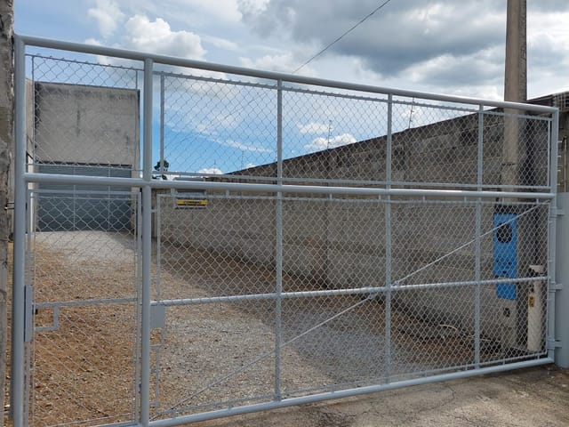 Galpão / Barracão com 490m², para alugar, no bairro Jardim Santa Clara em Taubaté