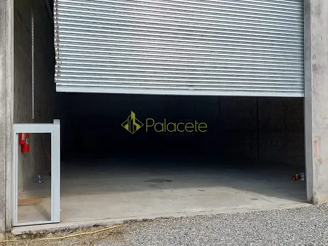 Galpão / Barracão com 490m², para alugar, no bairro Jardim Santa Clara em Taubaté
