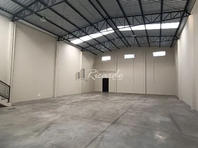 Galpão / Barracão com 340m², à venda, no bairro Jardim Bandeirantes em Arapongas
