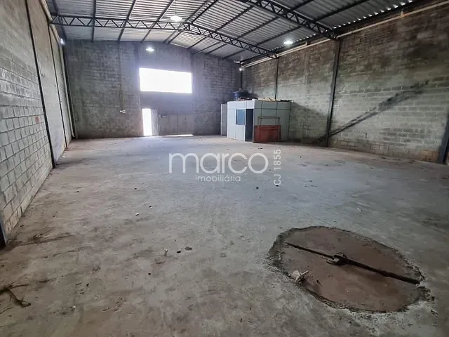 Galpão / Barracão para alugar, no bairro Jardim Guanabara em Goiânia
