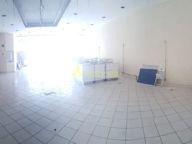 Galpão / Barracão com 450m², para alugar, no bairro Campo do Galvão em Guaratinguetá
