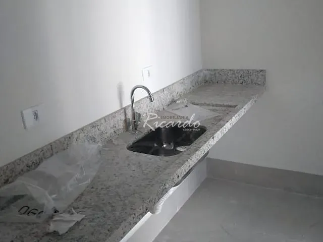 Sala para alugar, no bairro Centro em Arapongas