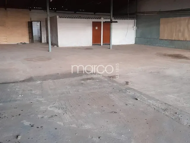Galpão / Barracão à venda, no bairro Setor Sul em Goiânia