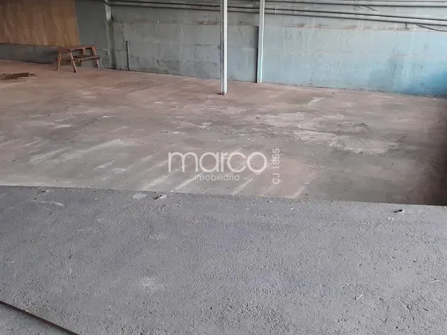 Galpão / Barracão à venda, no bairro Setor Sul em Goiânia