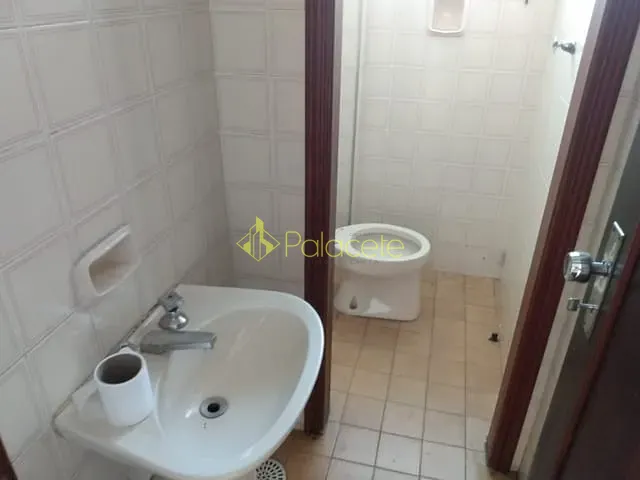 Sala com 200m², para alugar, no bairro Chácara Galega em Pindamonhangaba