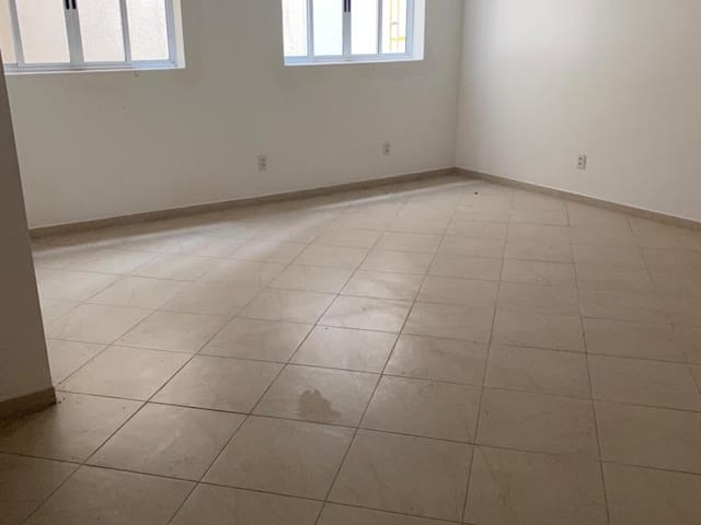 Sala para alugar, no bairro Centro em Pindamonhangaba