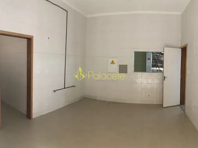 Loja com 336m², à venda, no bairro Residencial Maricá em Pindamonhangaba