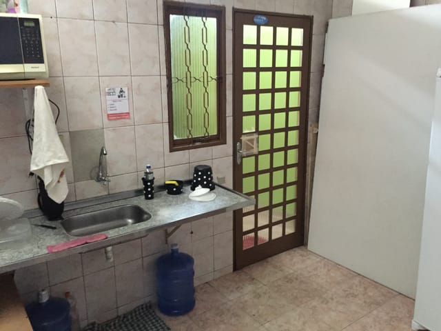Comercial com 200m² 3 quartos e 6 banheiros, à venda ou para alugar, no bairro Jardim das Bandeiras em Taubaté