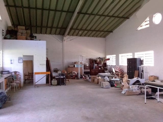 Galpão / Barracão com 700m² 1 quarto e 1 banheiro, à venda, no bairro Belvedere Club dos 500 em Guaratinguetá