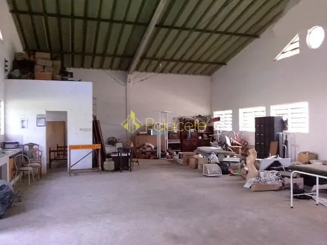 Galpão / Barracão com 700m² 1 quarto e 1 banheiro, à venda, no bairro Belvedere Club dos 500 em Guaratinguetá
