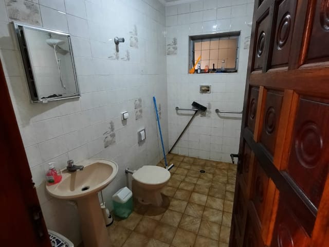 Comercial com 245m² 3 quartos e 3 banheiros, à venda, no bairro Vila Rica em Pindamonhangaba