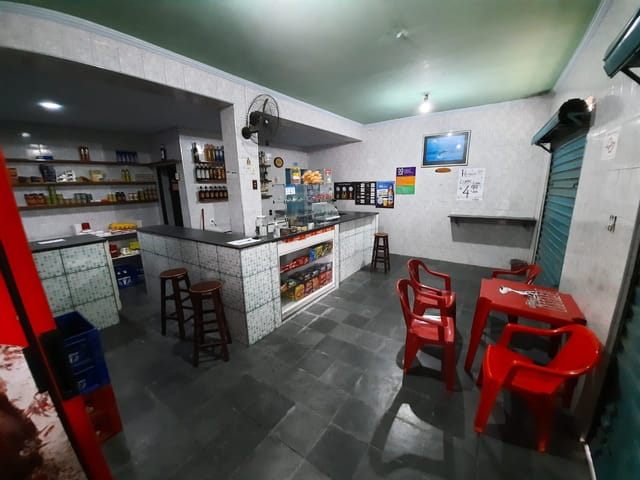 Comercial com 245m² 3 quartos e 3 banheiros, à venda, no bairro Vila Rica em Pindamonhangaba