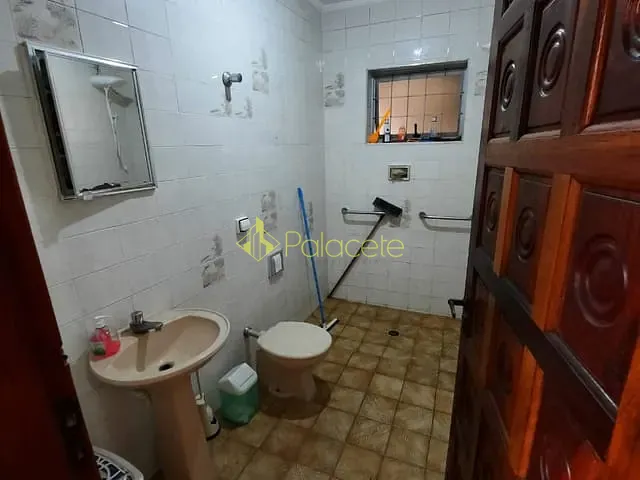 Comercial com 245m² 3 quartos e 3 banheiros, à venda, no bairro Vila Rica em Pindamonhangaba