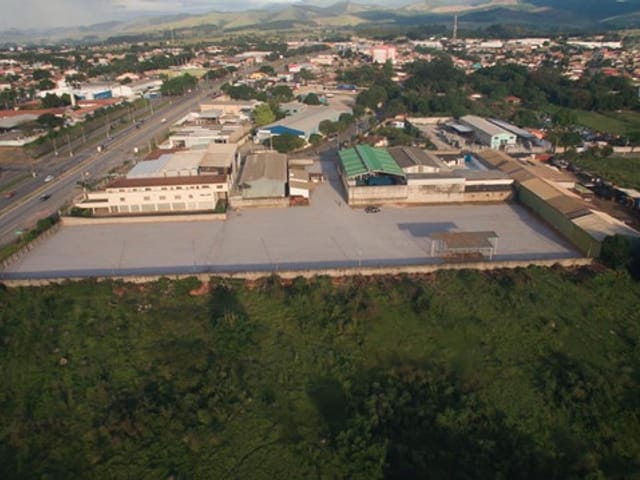 Galpão / Barracão com 8600m², à venda ou para alugar, no bairro Triângulo em Pindamonhangaba