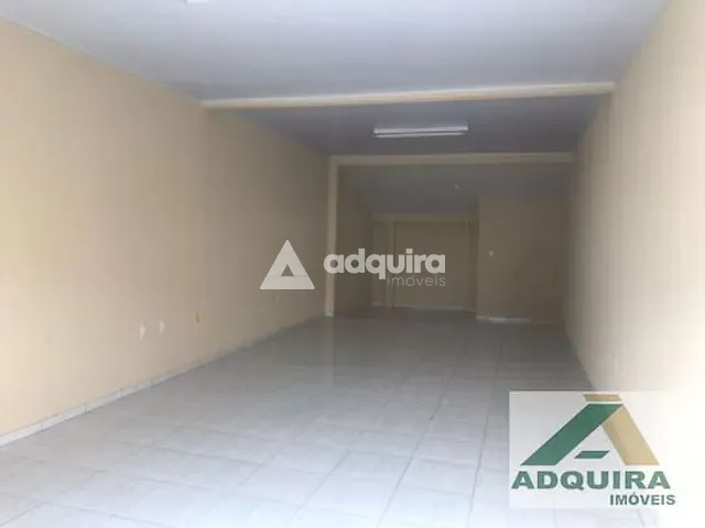 Casa com 355m², à venda, no bairro Uvaranas em Ponta Grossa