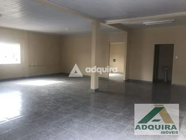 Casa com 355m², à venda, no bairro Uvaranas em Ponta Grossa