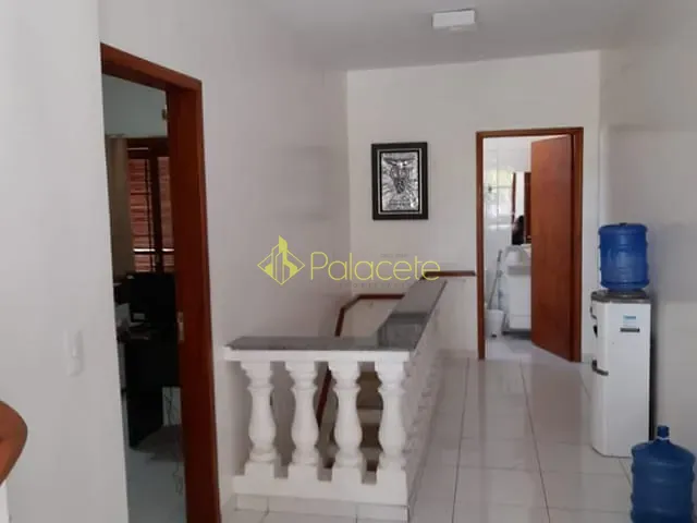 Comercial com 233m² 4 quartos e 4 banheiros, à venda, no bairro Jardim Santa Luzia em Pindamonhangaba