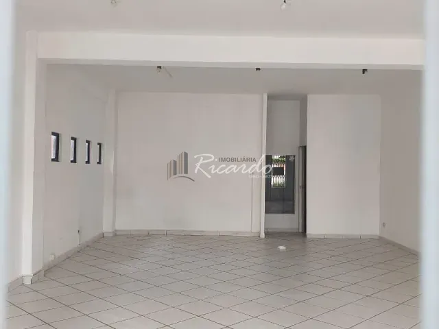 Sala com 80m², para alugar, no bairro Centro em Arapongas