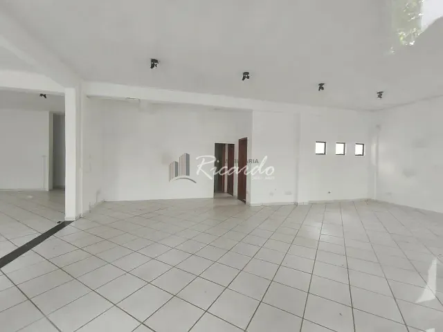 Sala com 80m², para alugar, no bairro Centro em Arapongas
