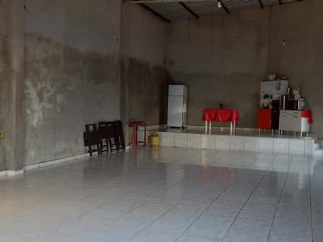 Galpão / Barracão com 260m² 3 quartos e 3 banheiros, à venda, no bairro Residencial Estoril em Taubaté