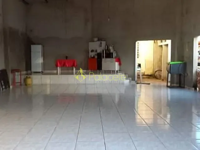 Galpão / Barracão com 260m² 3 quartos e 3 banheiros, à venda, no bairro Residencial Estoril em Taubaté