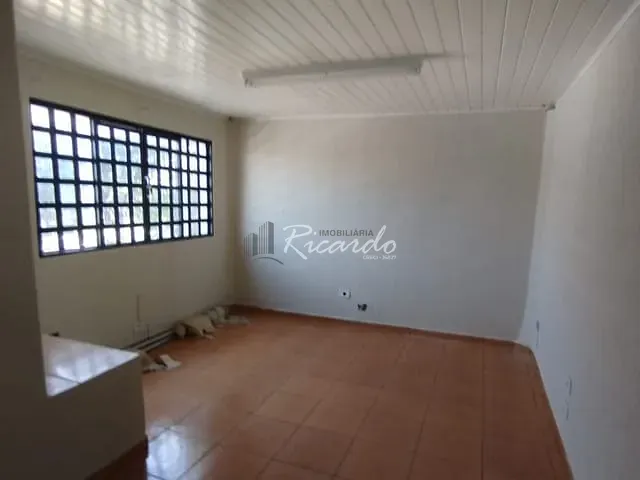 Galpão / Barracão com 300m², para alugar, no bairro Jardim Primavera em Arapongas