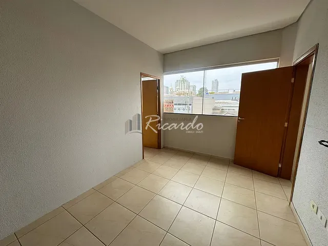 Comercial com 110m², para alugar, no bairro Centro em Arapongas