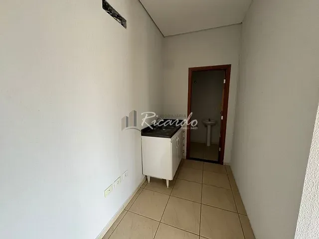 Comercial com 110m², para alugar, no bairro Centro em Arapongas