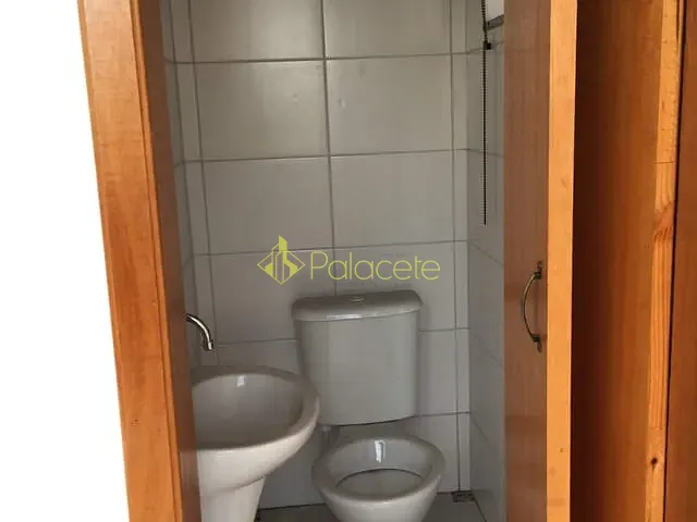 Sala com 188m², para alugar, no bairro Centro em Pindamonhangaba