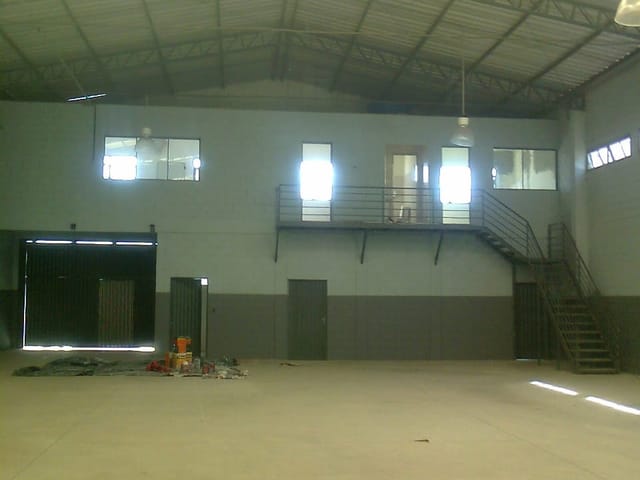 Galpão / Barracão com 1000m², à venda, no bairro Jardim São João em Salto