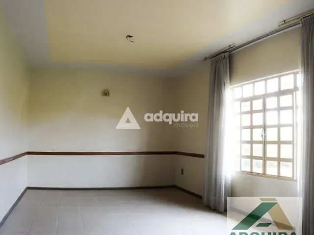 Casa com 710m² 3 quartos e 2 banheiros, à venda, no bairro Ronda em Ponta Grossa