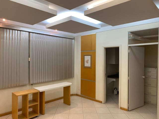 Sala com 28m² 2 quartos e 1 banheiro, à venda, no bairro Centro em Taubaté