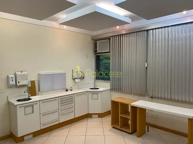 Sala com 28m² 2 quartos e 1 banheiro, à venda, no bairro Centro em Taubaté