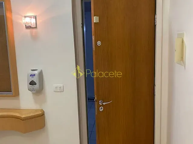 Sala com 28m² 2 quartos e 1 banheiro, à venda, no bairro Centro em Taubaté