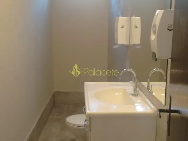 Sala com 40m², para alugar, no bairro Centro em Pindamonhangaba