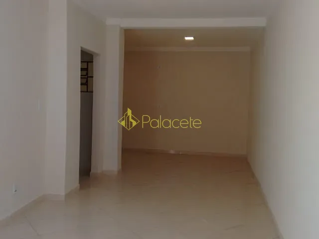 Sala com 40m², para alugar, no bairro Centro em Pindamonhangaba