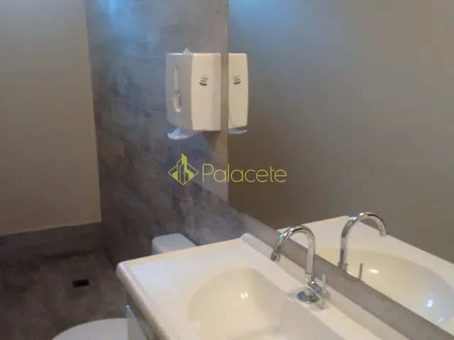 Sala com 40m², para alugar, no bairro Centro em Pindamonhangaba