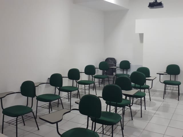 Sala para alugar, no bairro Centro em Pindamonhangaba