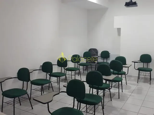 Sala para alugar, no bairro Centro em Pindamonhangaba