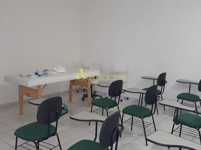 Sala para alugar, no bairro Centro em Pindamonhangaba
