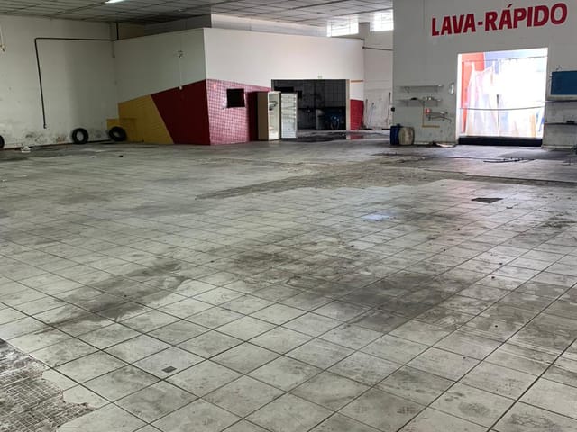 Galpão / Barracão com 809m², à venda, no bairro Centro em Pindamonhangaba