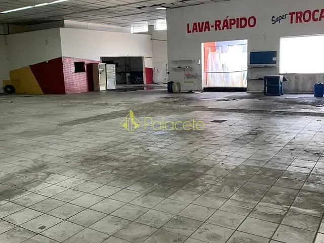 Galpão / Barracão com 809m², à venda, no bairro Centro em Pindamonhangaba